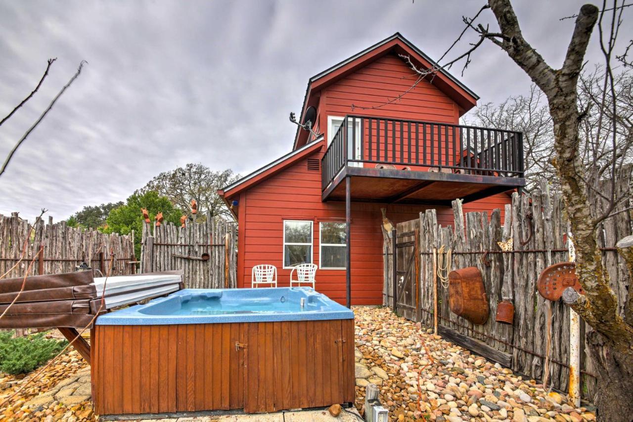 Villa Ark Bunkhouse Fredericksburg Hideaway With Hot Tub Exterior foto